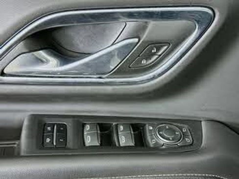 Used 2024 Chevrolet Tahoe Premier image 5