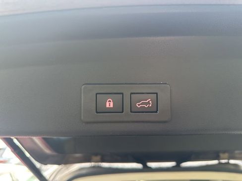 Used 2021 Subaru Ascent Limited w/ Technology Package image 10