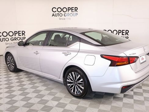 Used 2024 Nissan Altima 2.5 SV image 21