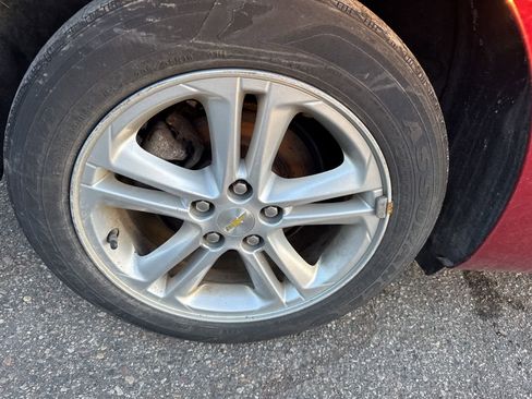 Used 2017 Chevrolet Cruze LT w/ Sun And Sound Package image 11