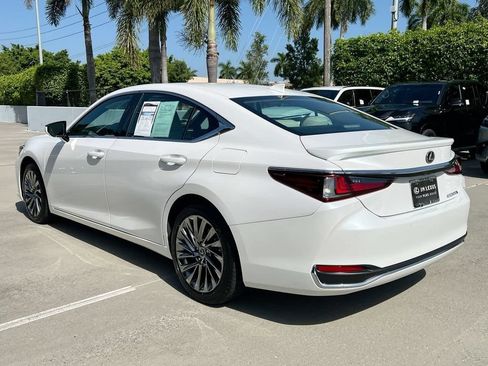 Certified 2024 Lexus ES 300h w/ Technology Package FWD image 5