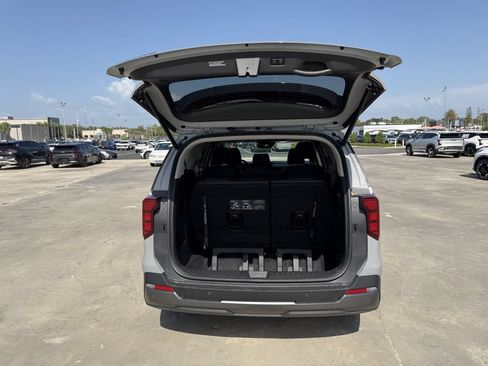 New 2026 Kia Carnival SX w/ SX Dark Edition Package FWD image 13