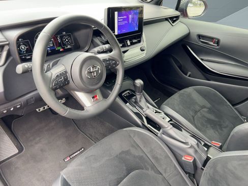 Used 2025 Toyota Corolla Premium Plus image 4