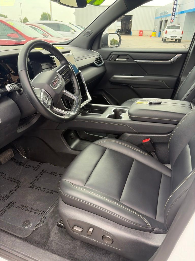 Used 2024 GMC Acadia Elevation AWD/4WD image 6
