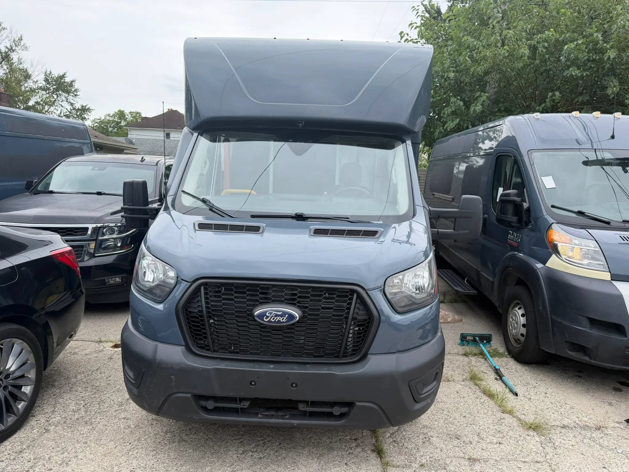 Used 2021 Ford Transit 350 DRW RWD image 1