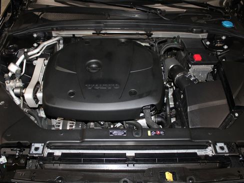 Used 2021 Volvo V60 T5 Cross Country w/ Climate Package image 36