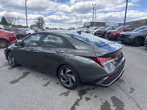 Used 2025 Hyundai Elantra SEL FWD image 6