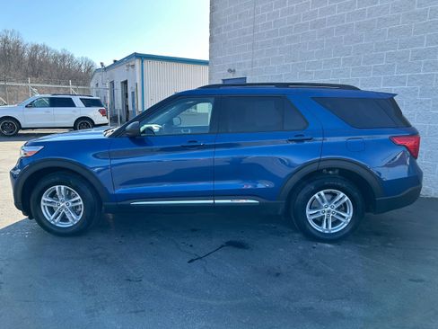 Certified 2021 Ford Explorer XLT w/ Equipment Group 202A image 5