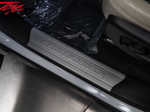 Used 2020 Land Rover Range Rover Sport HST image 25