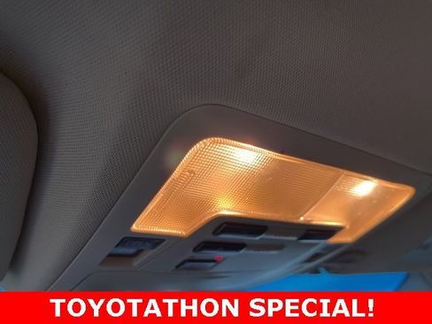 Used 2015 Toyota Avalon Limited image 31