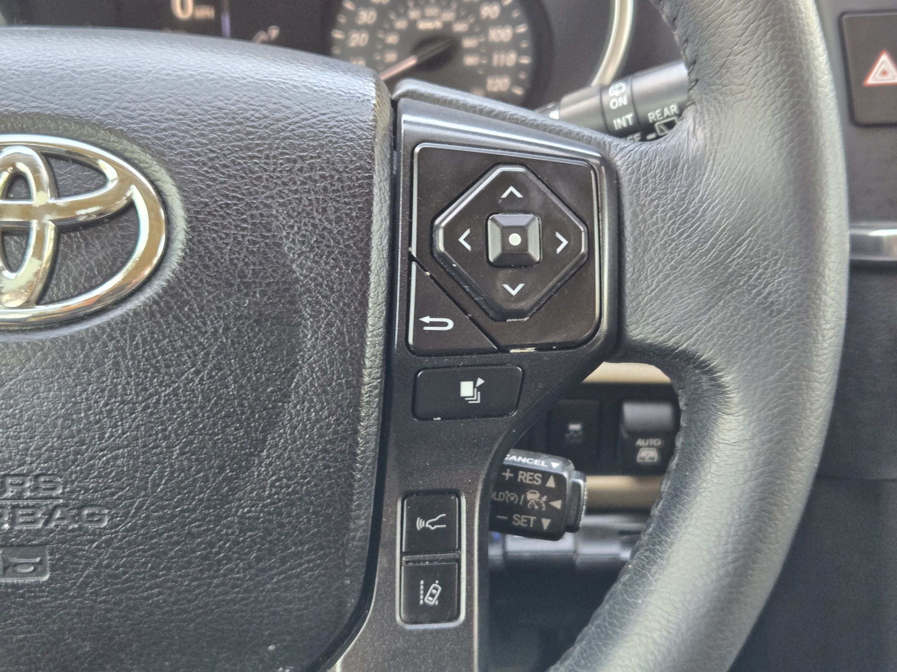 Used 2020 Toyota Sequoia Limited w/ Safety & Convenience Package AWD/4WD image 27