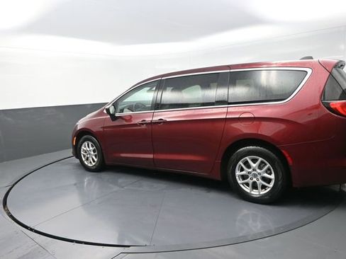 Used 2022 Chrysler Voyager LX FWD image 85