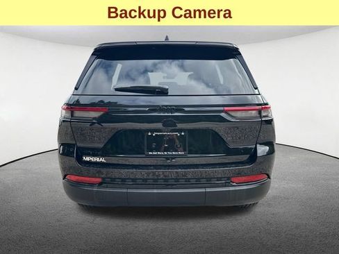 Used 2025 Jeep Grand Cherokee Altitude AWD/4WD image 11