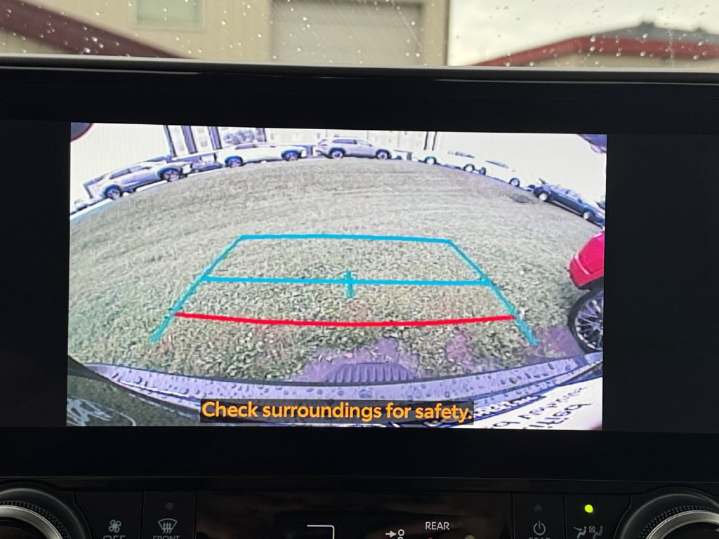 Used 2025 Toyota Highlander XLE AWD/4WD image 22