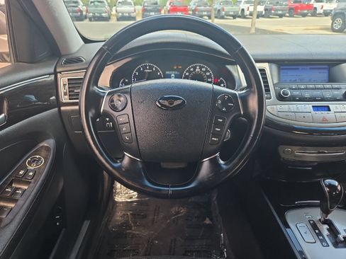 Used 2012 Hyundai Genesis 3.8 RWD image 12