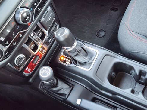 Used 2024 Jeep Wrangler Rubicon w/ Convenience Group image 16