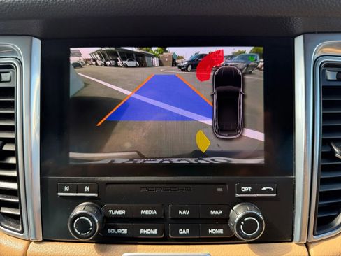 Used 2018 Porsche Macan S AWD/4WD image 18