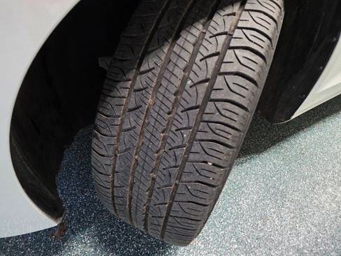 Used 2023 Volvo S60 T8 Plus image 13