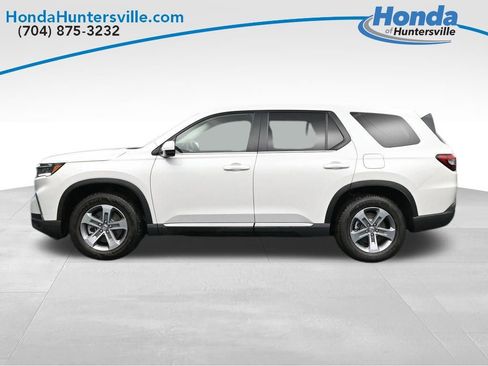 Used 2025 Honda Pilot EX-L image 5