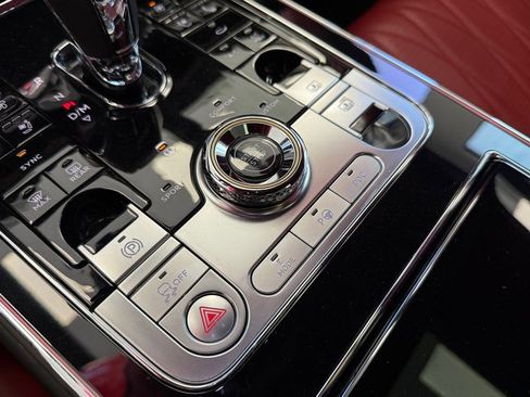 Used 2023 Bentley Flying Spur Plug-In Hybrid image 62