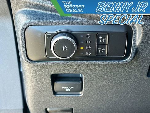 Used 2023 Ford Bronco Wildtrak image 10