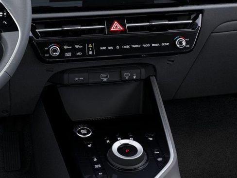 Used 2025 Kia Niro EX w/ EX Cold Weather Package image 26