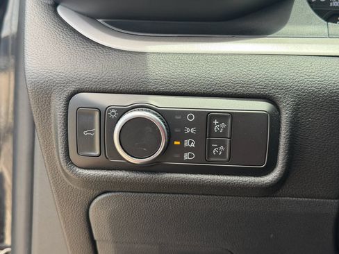 Used 2023 Ford Explorer XLT RWD image 11