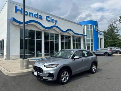 Used 2023 Honda HR-V LX image 2