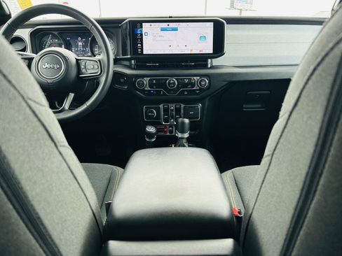 Used 2024 Jeep Wrangler Willys image 21