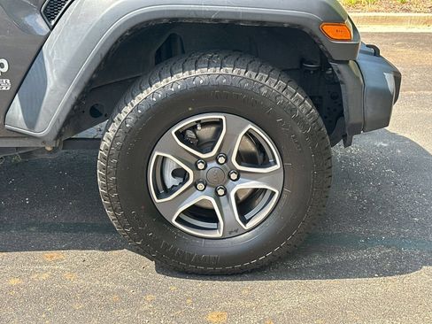 Used 2019 Jeep Wrangler Unlimited Sport S AWD/4WD image 15