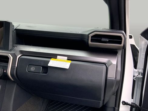 Used 2025 Toyota 4Runner SR5 RWD image 18