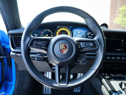 Used 2022 Porsche 911 GT3 RWD image 18