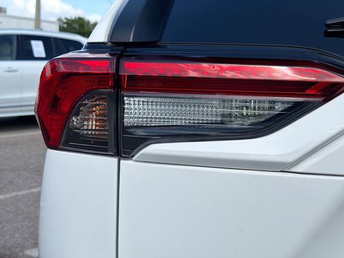 Used 2019 Toyota RAV4 LE image 10