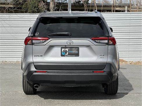 Used 2020 Toyota RAV4 XLE image 11