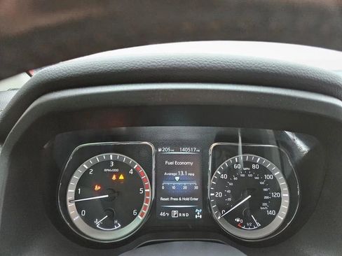 Used 2017 Nissan Titan SL w/ Chrome Package image 12