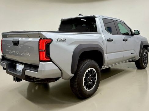 Used 2025 Toyota Tacoma TRD Off-Road image 12