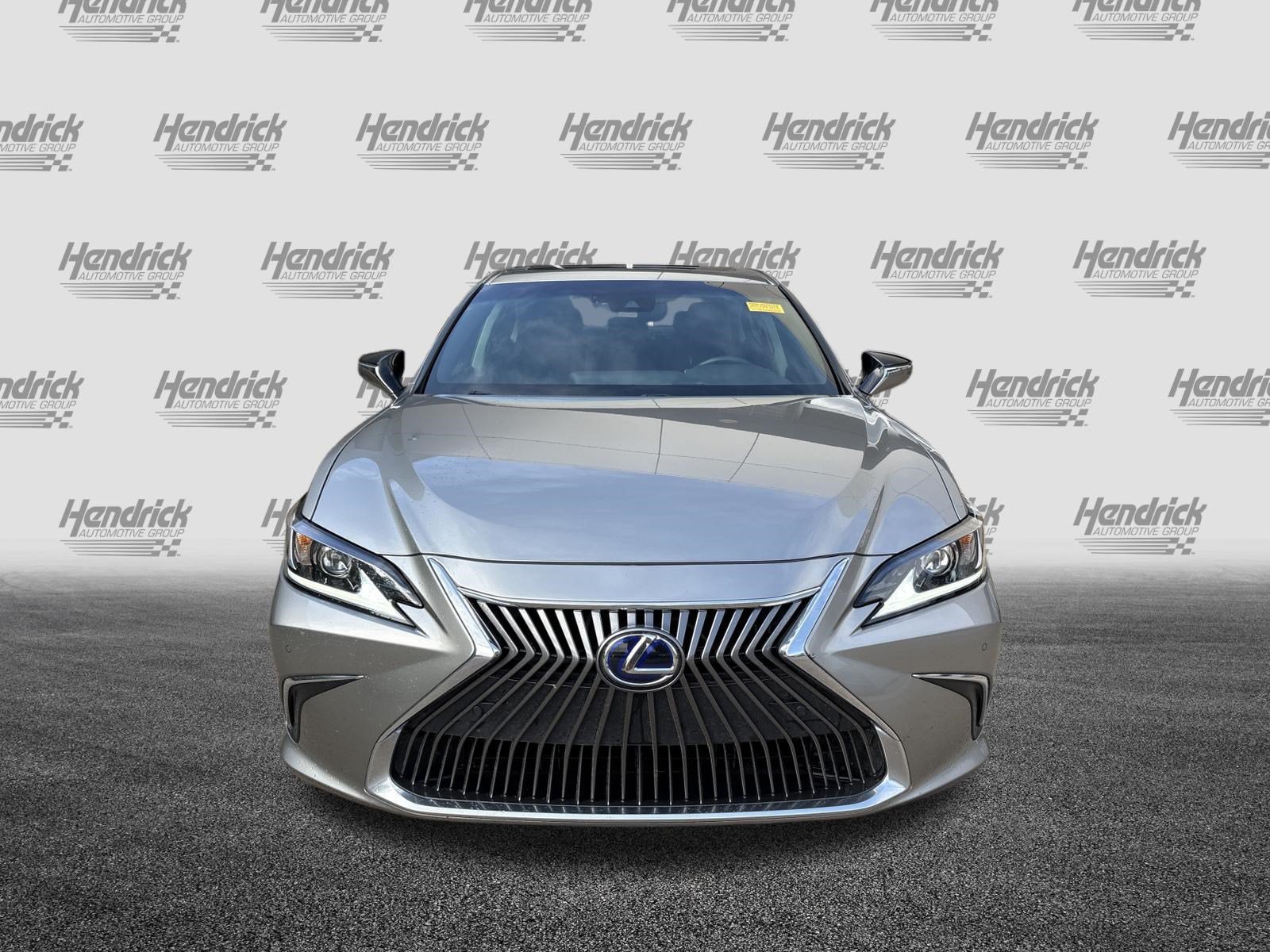Used 2020 Lexus ES 300h w/ Premium Package FWD image 3