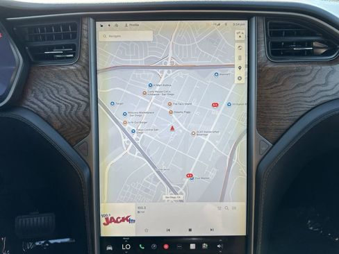 Used 2018 Tesla Model X 100D image 26