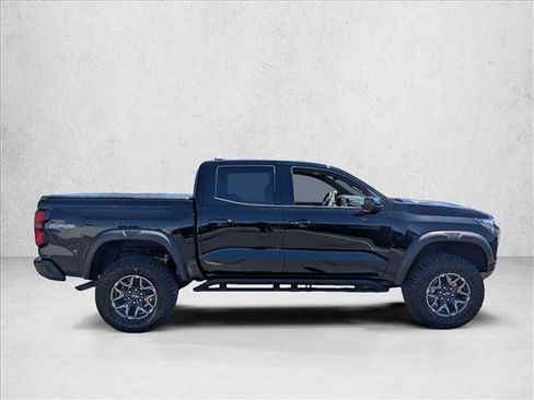 Used 2026 Chevrolet Colorado ZR2 w/ Technology Package AWD/4WD image 4