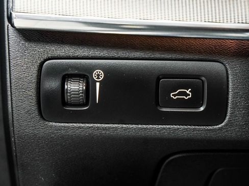 Used 2021 Volvo XC90 T6 R-Design w/ Advanced Package image 36