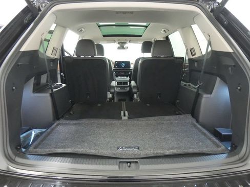 Used 2024 Volkswagen Atlas SE AWD/4WD image 24