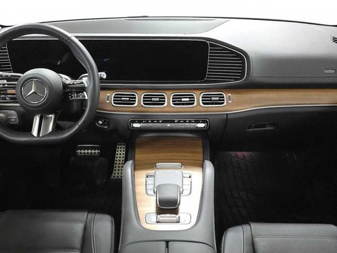 Used 2026 Mercedes-Benz GLS 450 4MATIC image 18