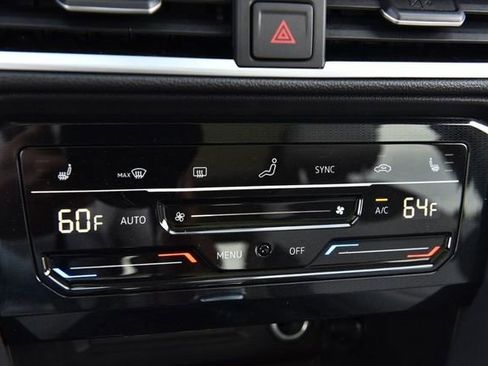 New 2026 Volkswagen Taos SE AWD/4WD image 14