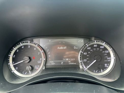 Used 2023 Toyota Highlander XLE image 38