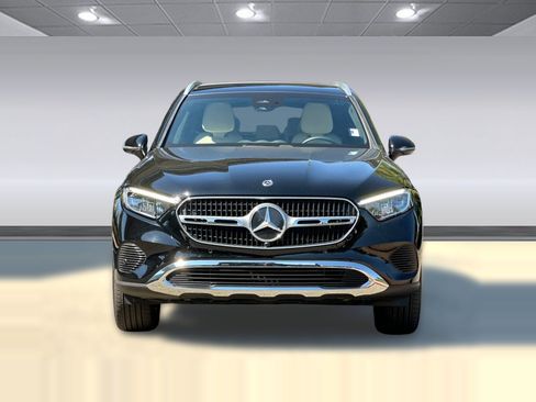 Used 2024 Mercedes-Benz GLC 300 4MATIC image 5