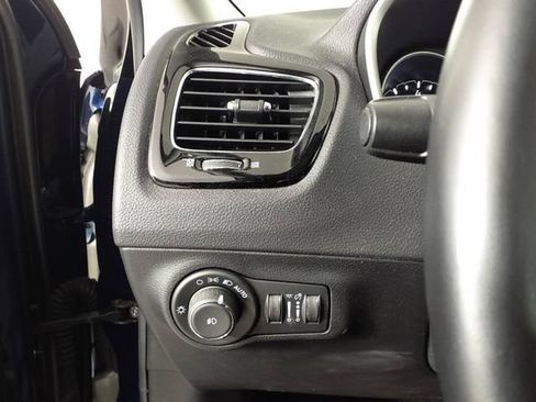 Used 2021 Jeep Compass Limited AWD/4WD image 34