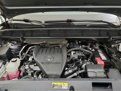 Used 2023 Toyota Highlander XLE AWD/4WD image 38