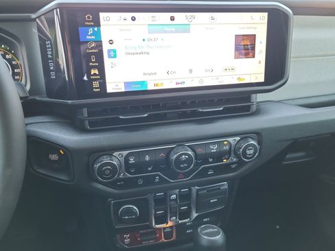 New 2025 Jeep Gladiator Willys image 12