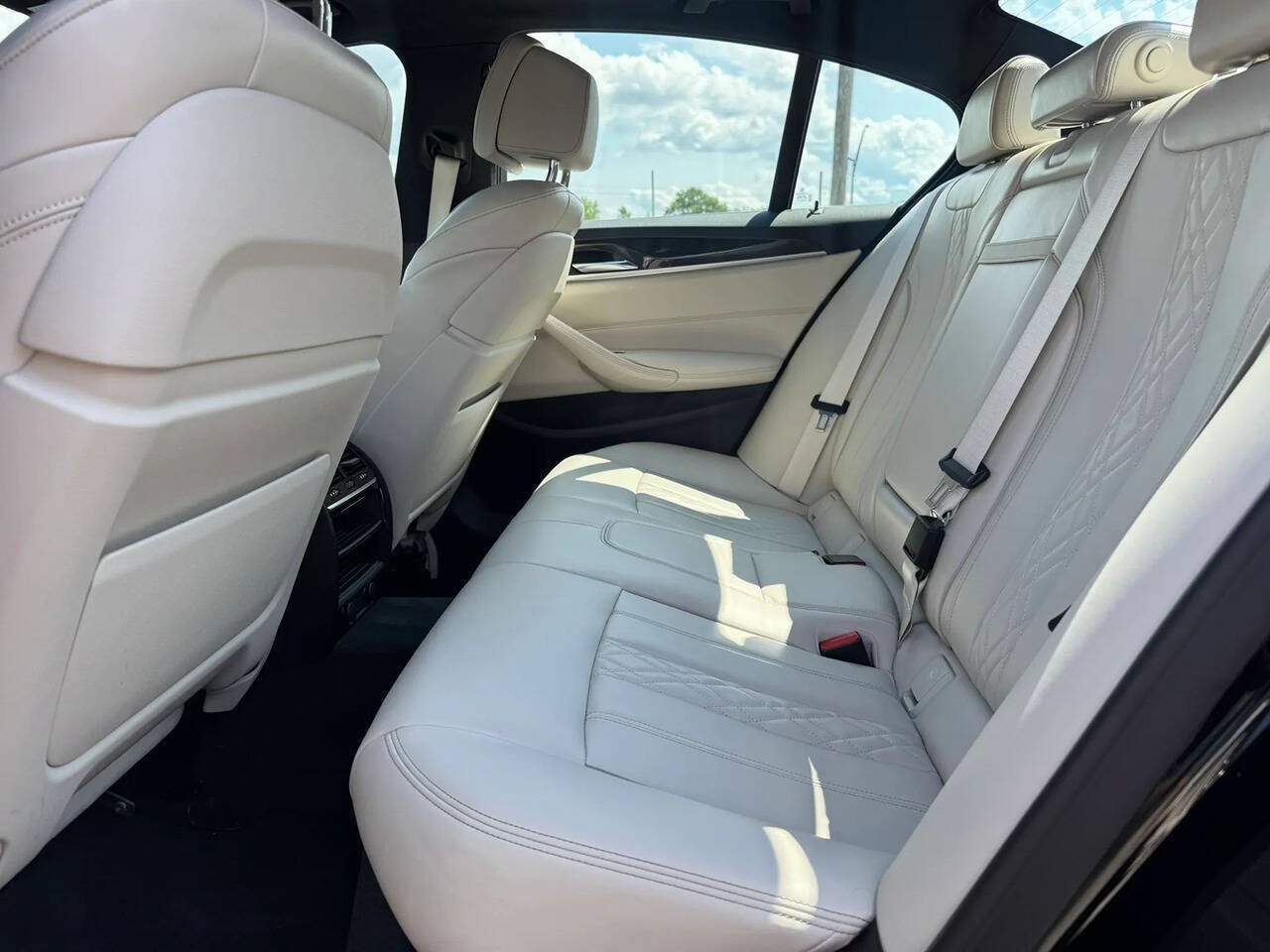 Used 2019 BMW 530i xDrive w/ Premium Package AWD/4WD image 14