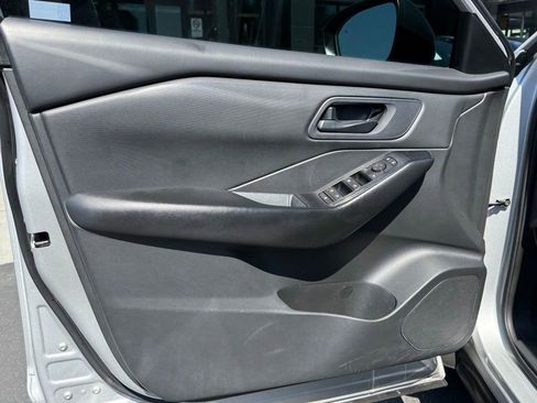 Used 2024 Nissan Rogue S FWD image 29